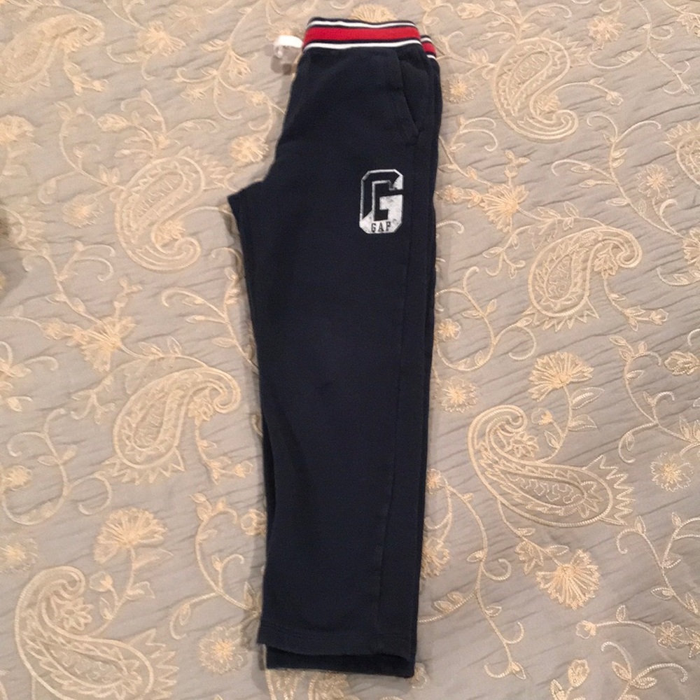 GAP Comfy Boys sweat pants - Like new - Size M (8)